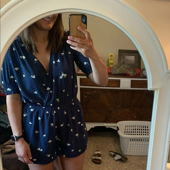 Urban Outfitters Floral Romper - Picture 2 of 7